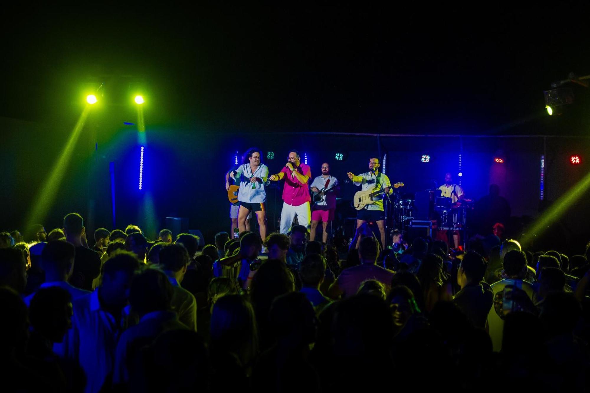 Cafe Jeri Hotel Jijoca de Jericoacoara Ngoại thất bức ảnh The band performing in 2019